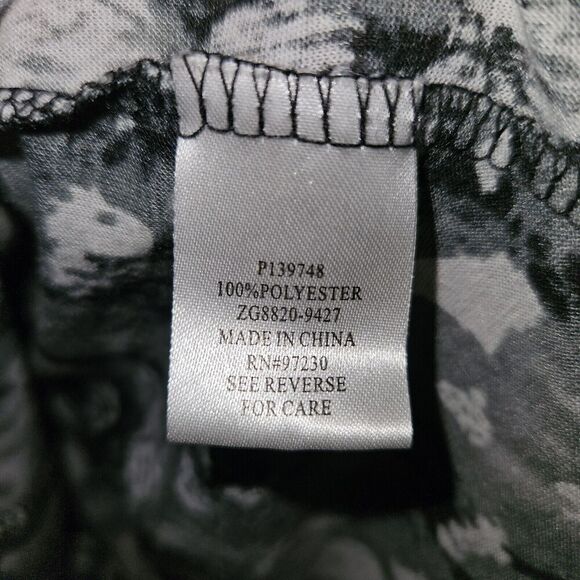 Almost Famous Women's Medium Black & White Geometric Racerback Tank Top - Picture 4 of 6